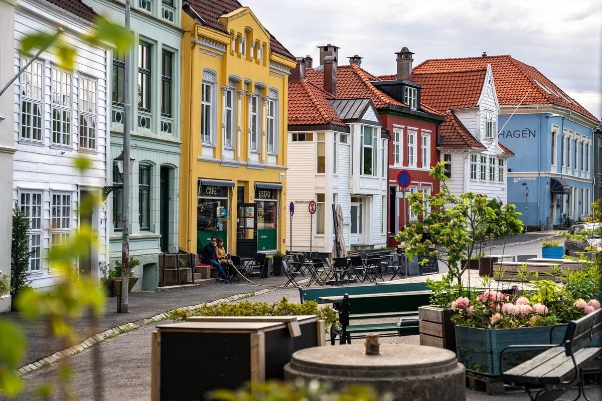 Stort utvalg av forsjellige spisesteder i nærheten Galleribilde