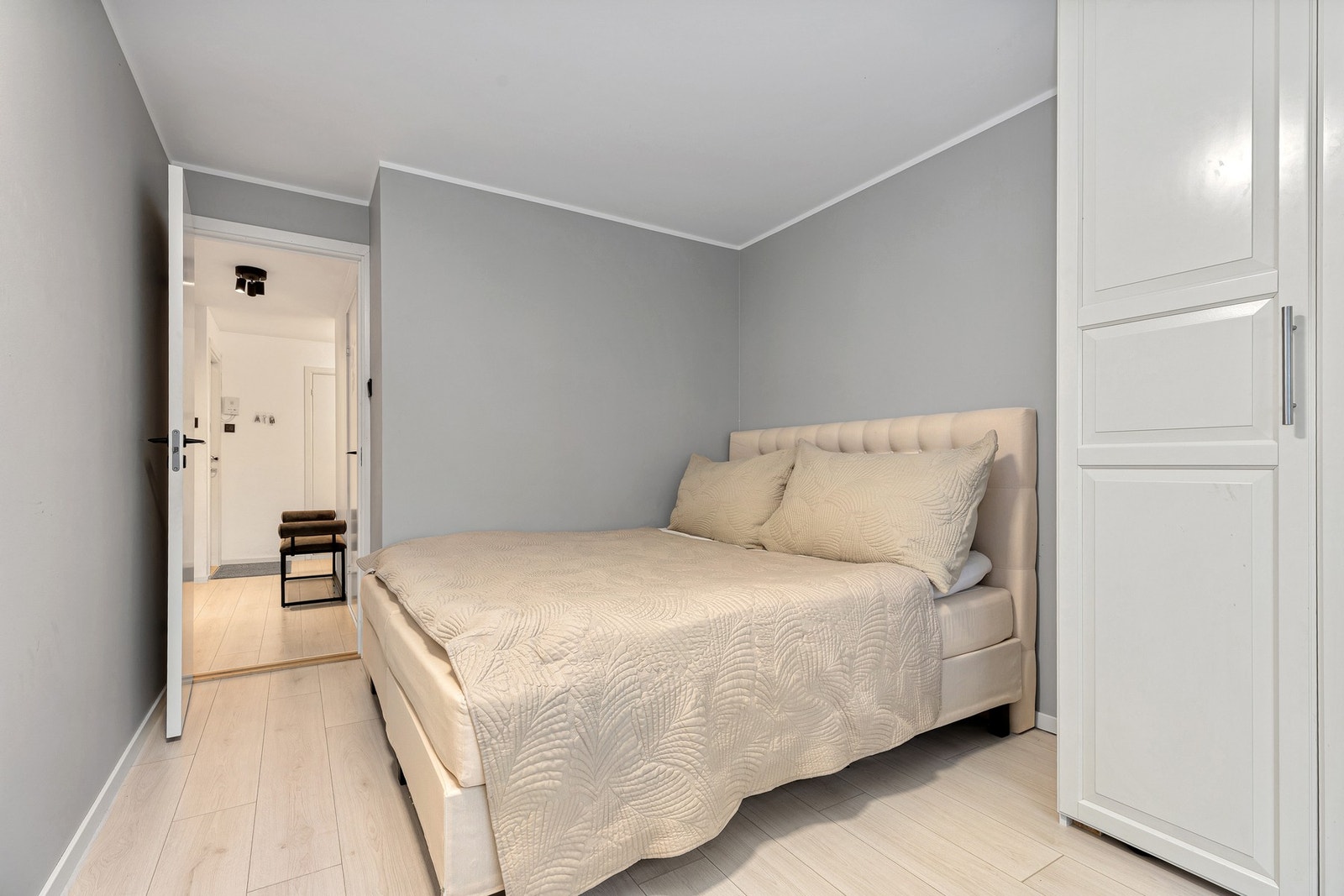 Hovedsoverom med garderobeløsning Galleribilde