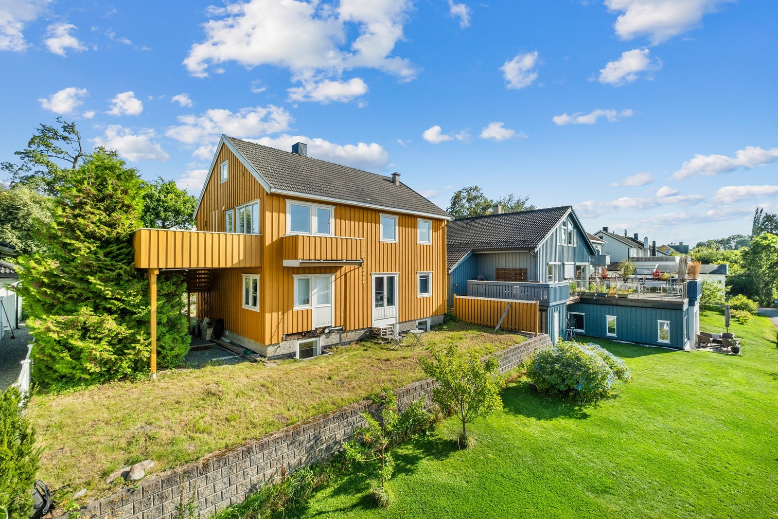 Dette er en unik mulighet til å sikre seg en stor og innholdsrik bolig med super beliggenhet. Galleribilde