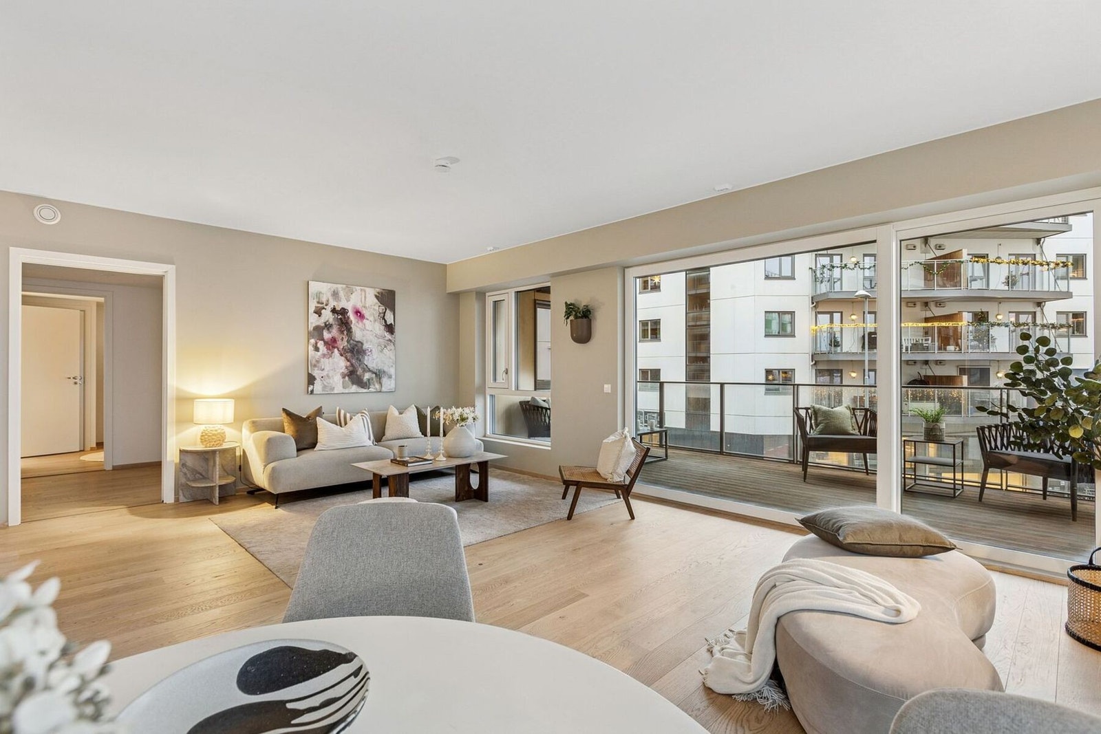 Leiligheten har en attraktiv og sentral beliggenhet på Liljendal, rett over Sirkus Shopping. Galleribilde