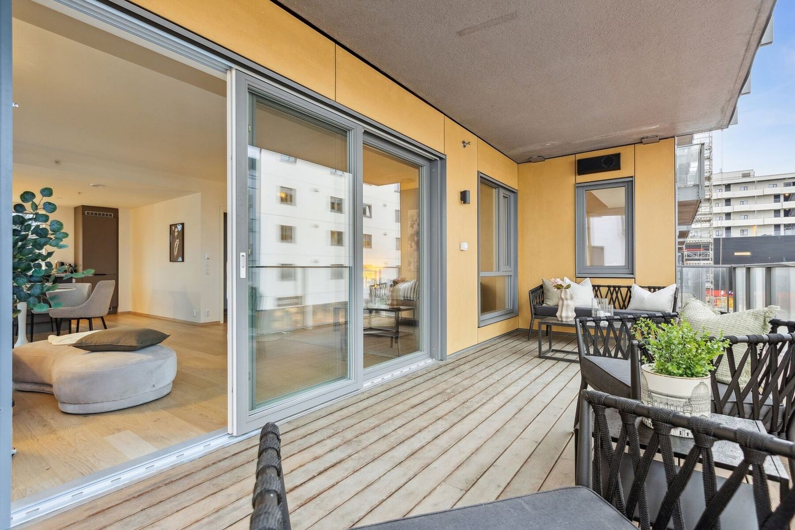 Praktisk skyvedør ut til balkongen. Galleribilde