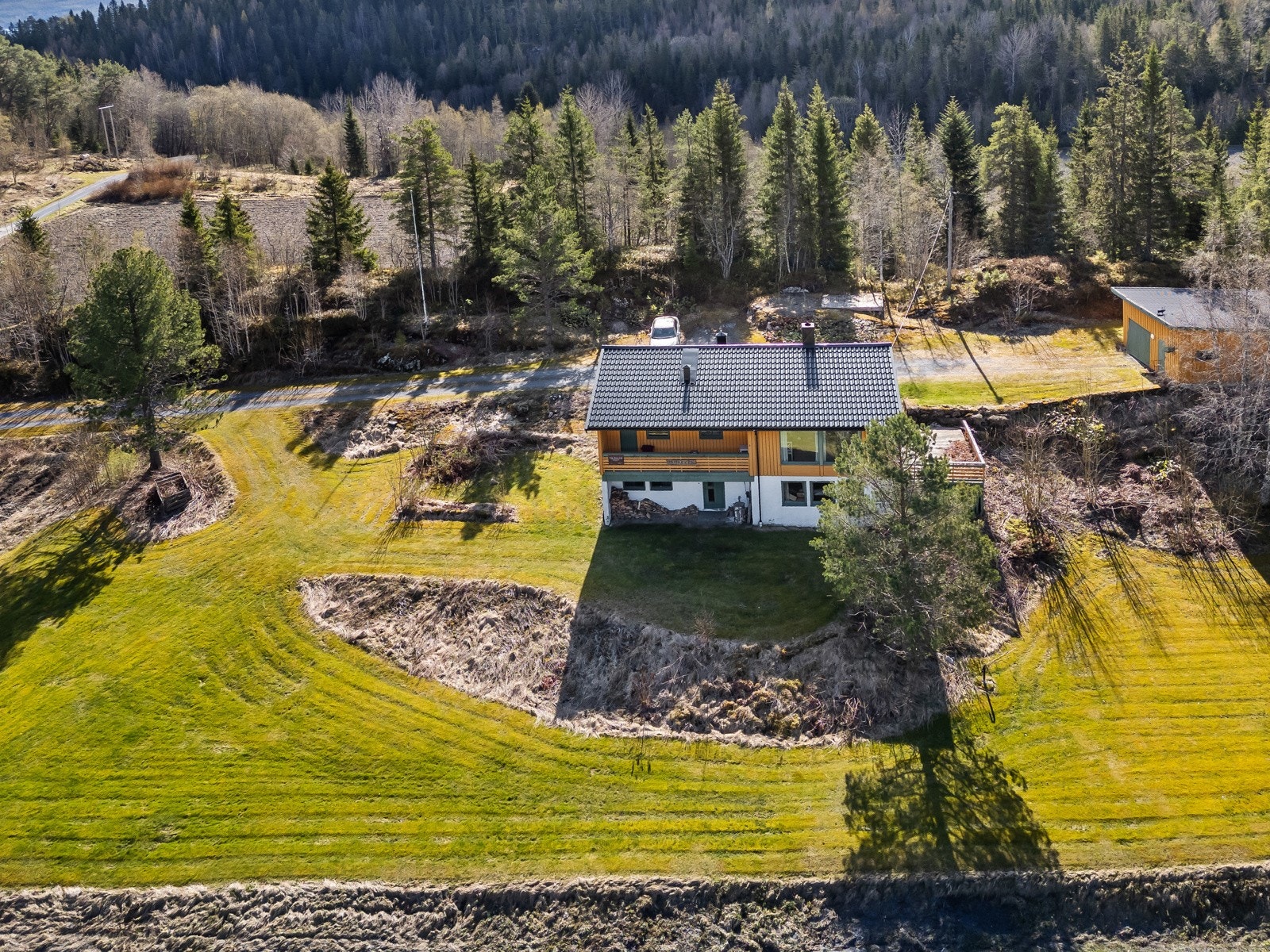 Velkommen til Kvamsvegen 3801, presentert av Lokalmegleren &Partners v/Ole Andreas Westerfjell. Galleribilde