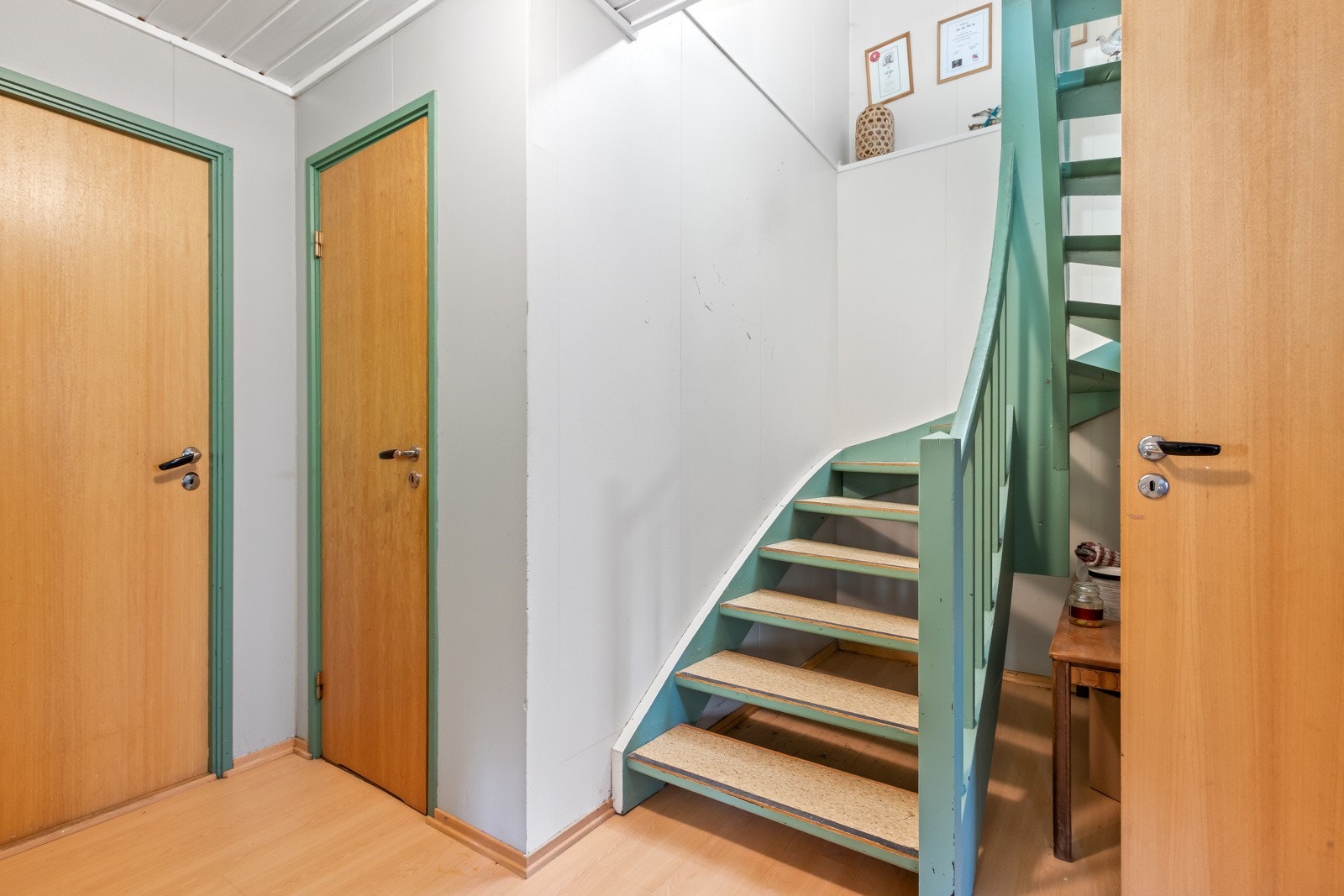 Gang i sokkeletasje. Galleribilde