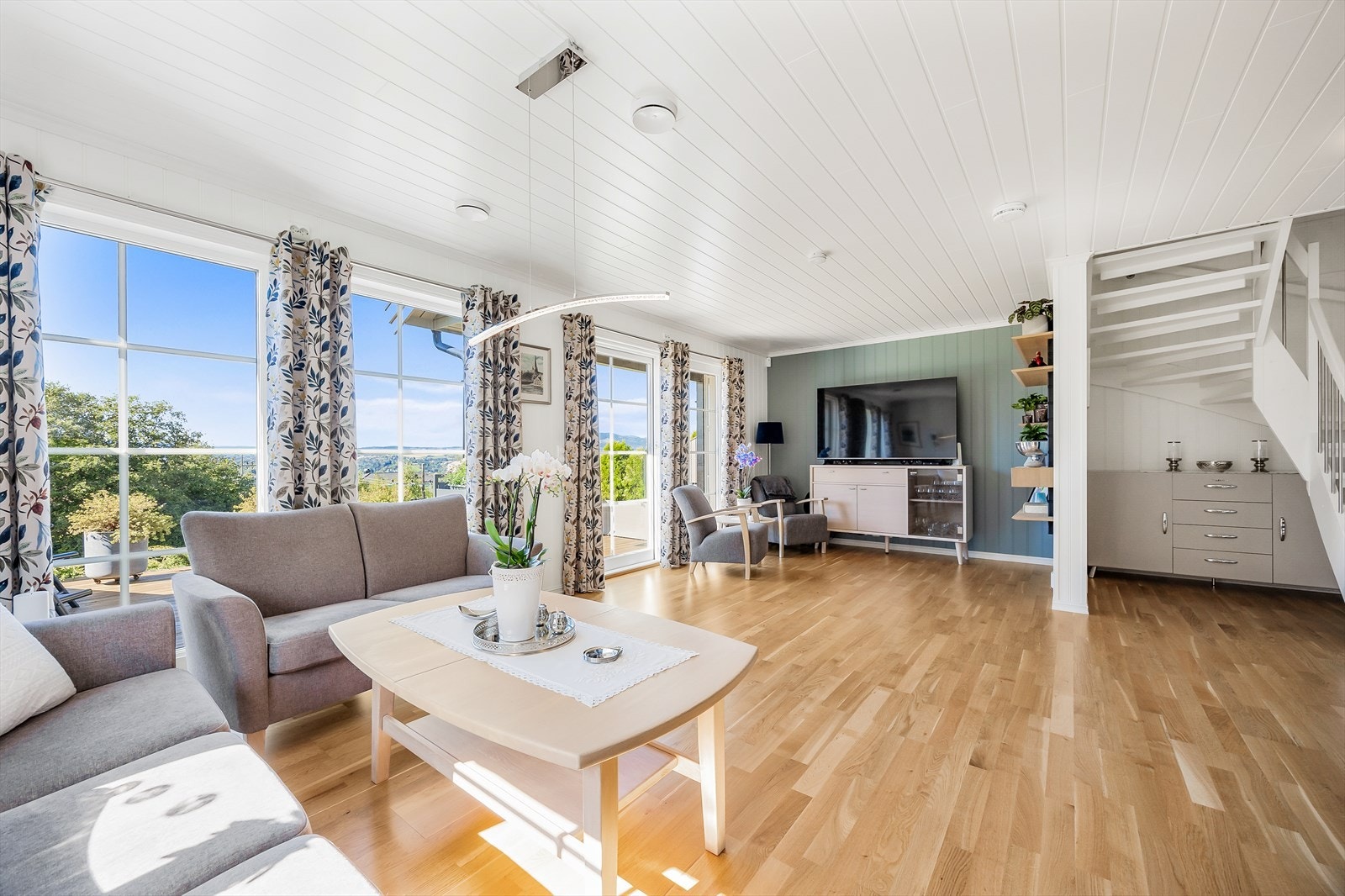 Velkommen til Styrivegen 107 B! En flott enebolig i kjede med god planløsning og standard. Legg merke til utsikten! Fotograf: Espen Edin. Galleribilde