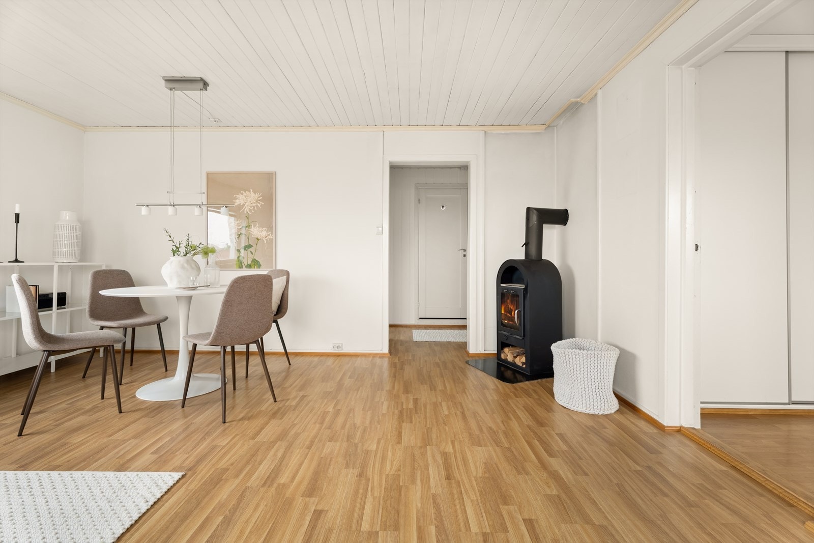 Praktisk og gjennomgående planløsning. Galleribilde