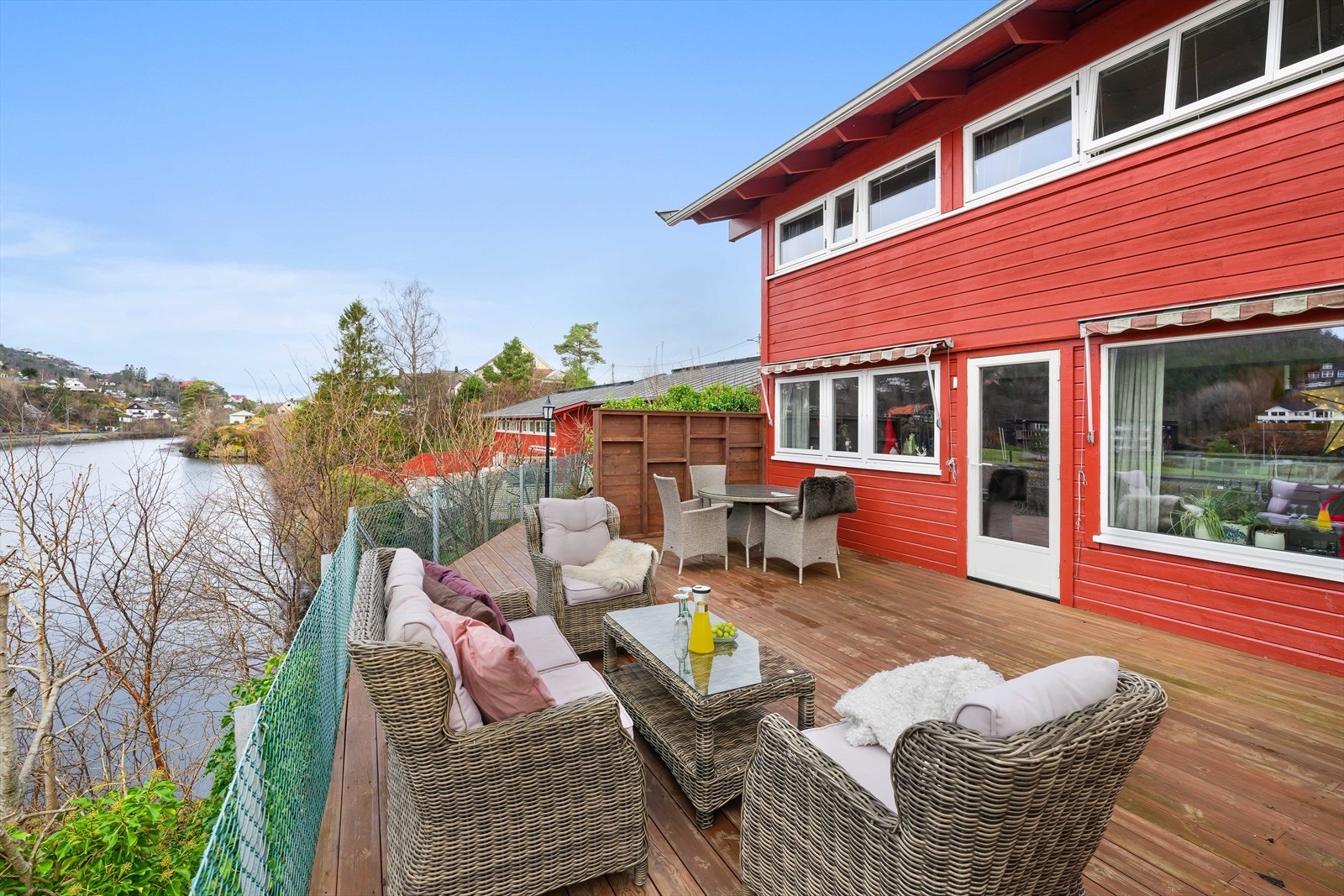 Flott uteplass med gode solforhold Galleribilde