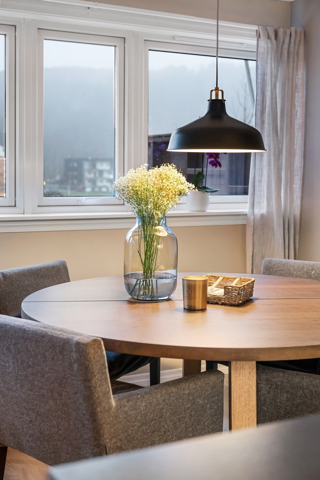 God plass til spisegruppe. Galleribilde