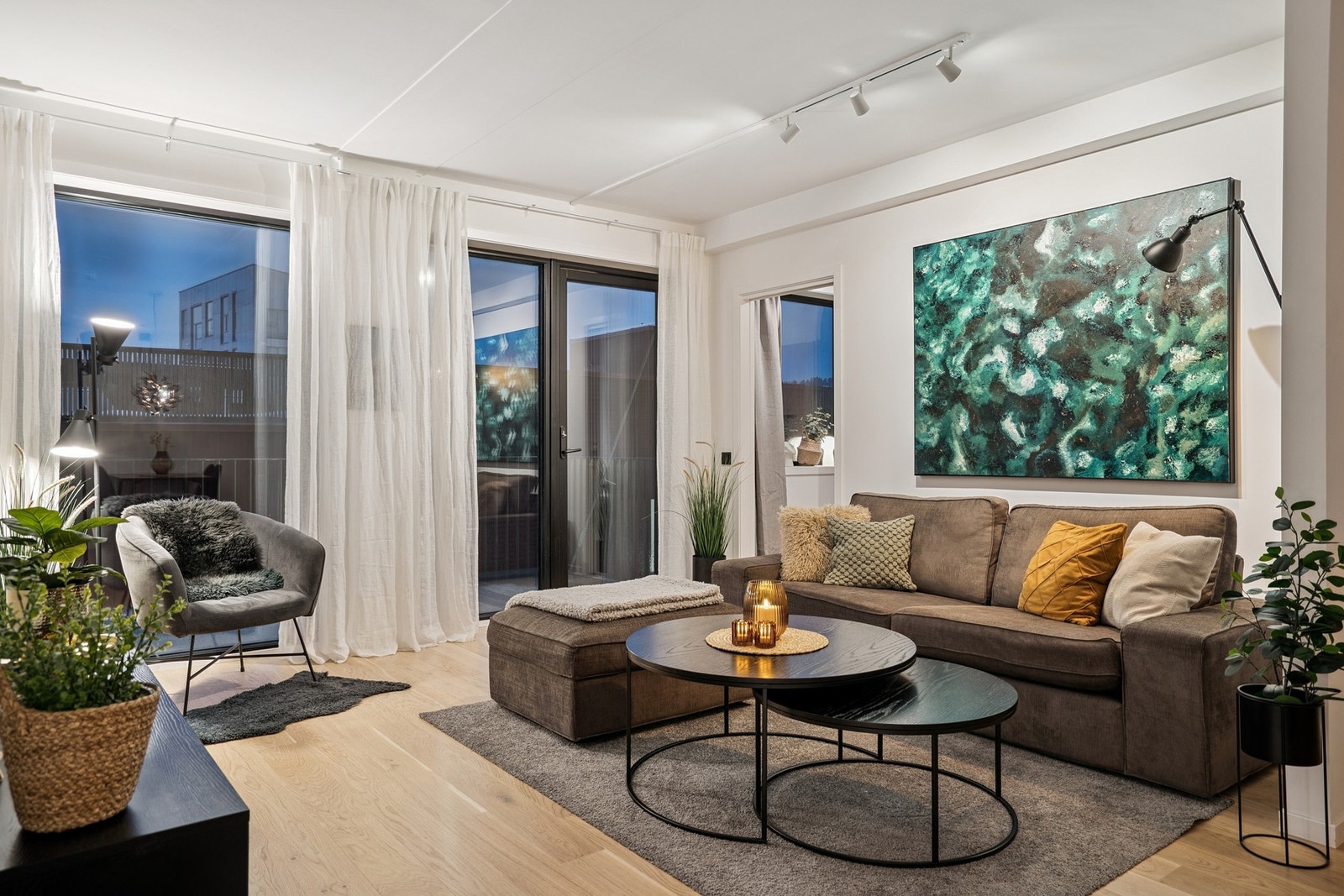 Her er det store vindusflater, som gir rikelig med naturlig lys. Galleribilde