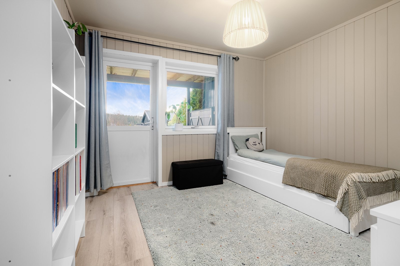 Det tredje soverommet har utgang til uteområdet. Galleribilde
