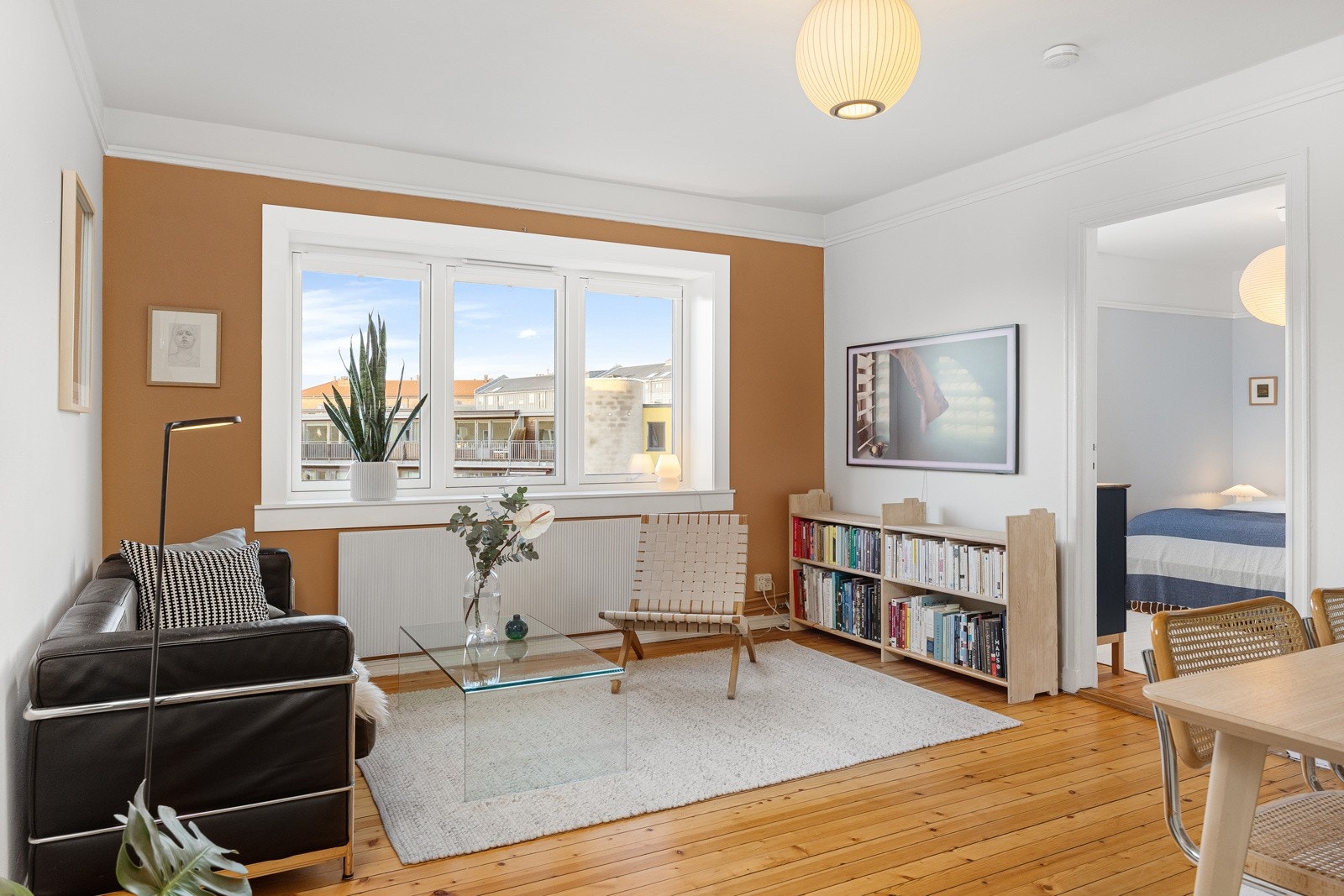 - Svært lys og tiltalende 2-roms toppleilighet med god standard og planløsning - Galleribilde