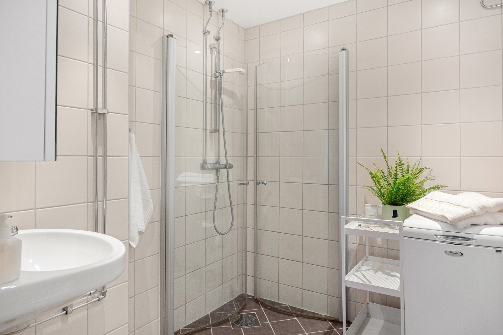 - Pent, tidsriktig bad, rehabilitert i regi av borettslaget 2010 - Galleribilde