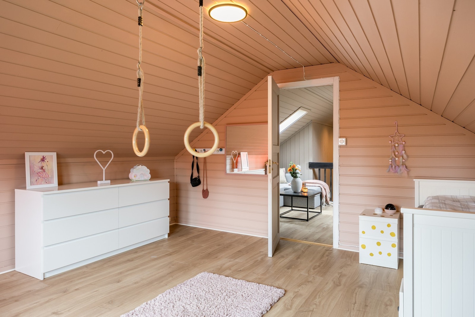 Rommene er av praktisk utforming som gjør de enkle å møblere etter ønske og behov. Galleribilde