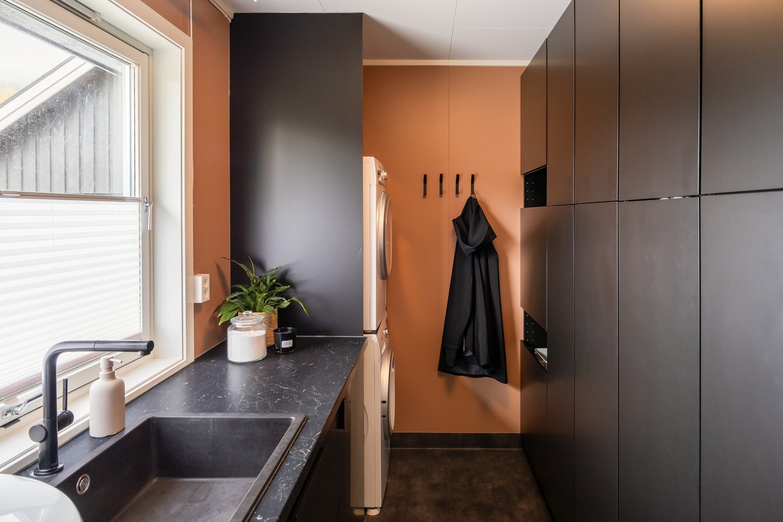 Eget, praktisk vaskerom på 5,9 kvm, som ble pusset opp i 2023. Galleribilde