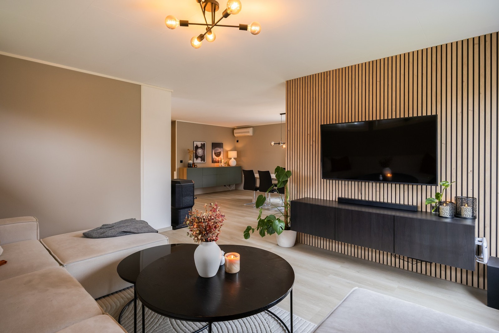 Takket være godt med vindusflater får man inn godt med naturlig lysinnslipp. Galleribilde