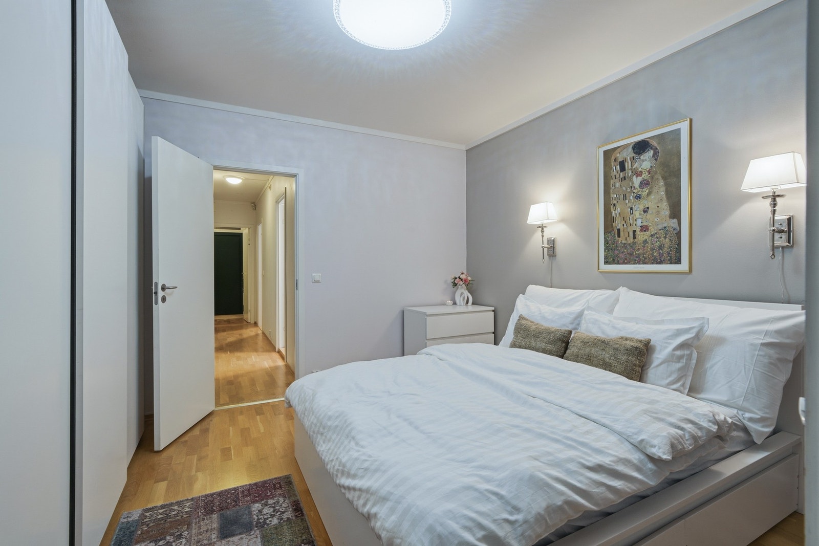 Gode muligheter for forskjellige garderobeløsninger. Galleribilde