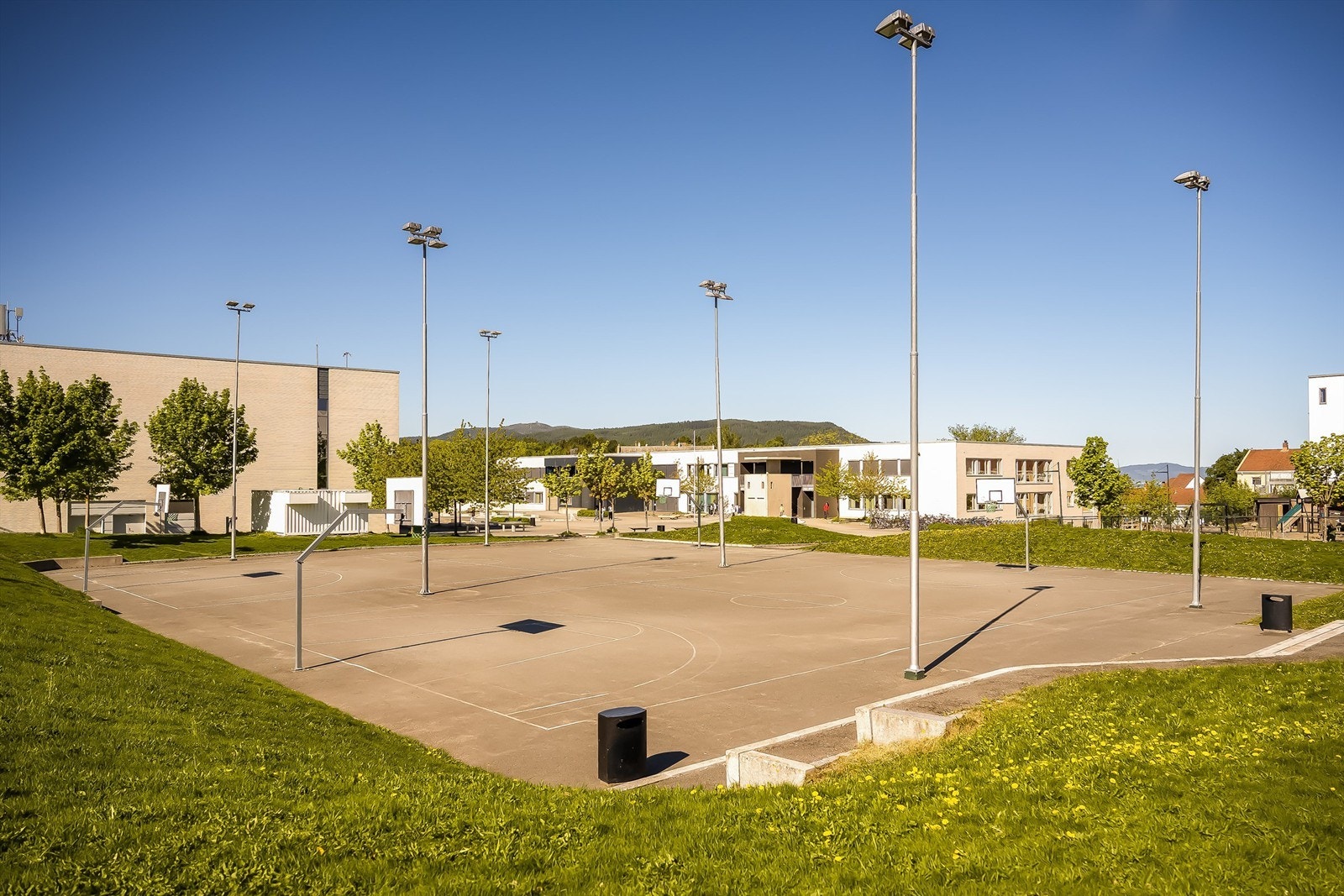 Rosenborgbanen ligger rett i bakkant av sameiet, og ble etablert i 2006. Galleribilde