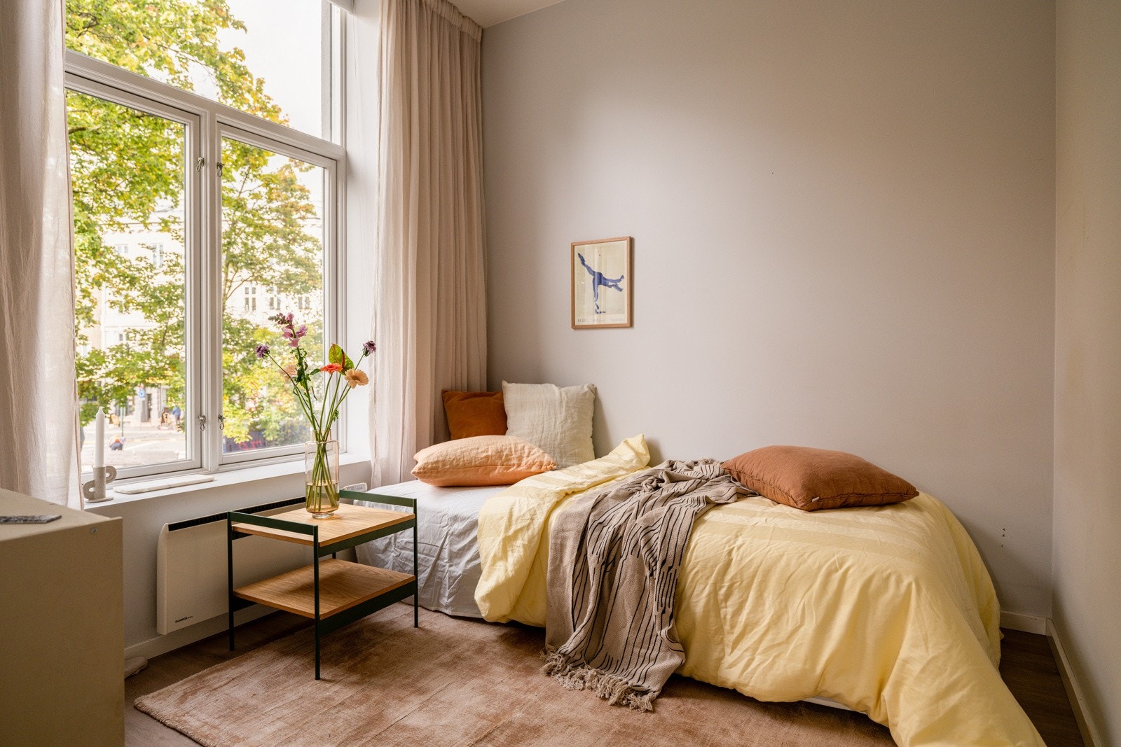 Soverom 2 er et lyst og fint rom som passer perfekt som barnerom, gjesterom eller kontor. Galleribilde