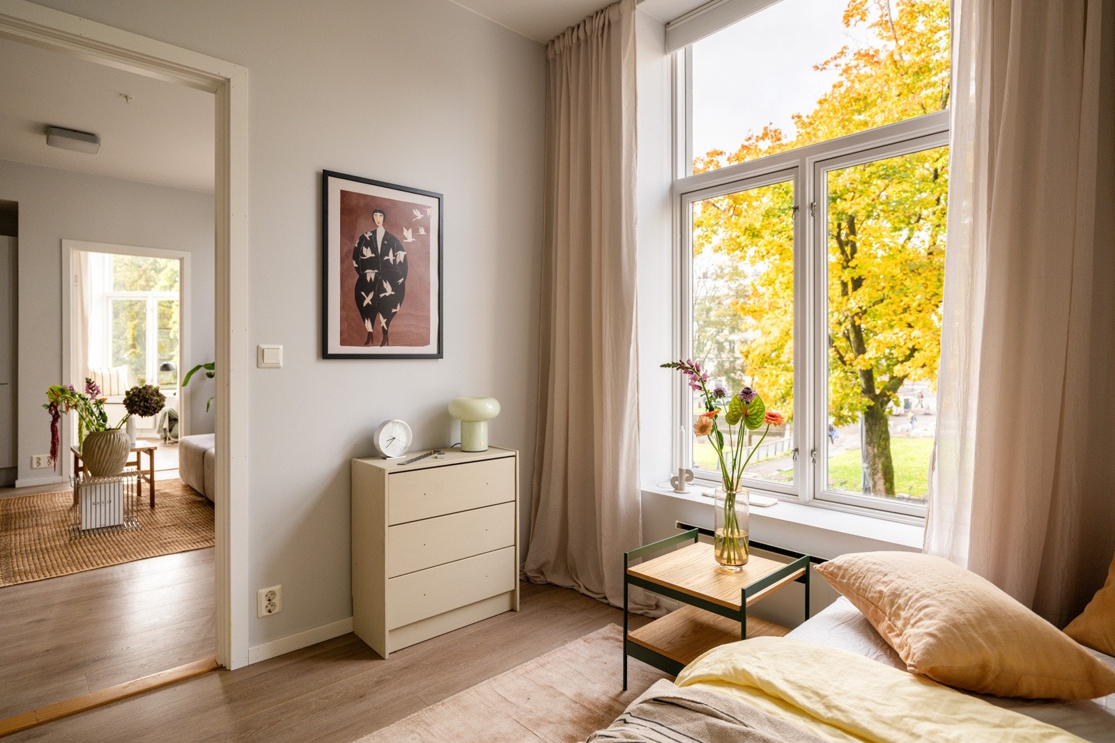 Leiligheten holder en gjennomgående god og moderne standard fra 2019 - her kan du flytte rett inn! Galleribilde