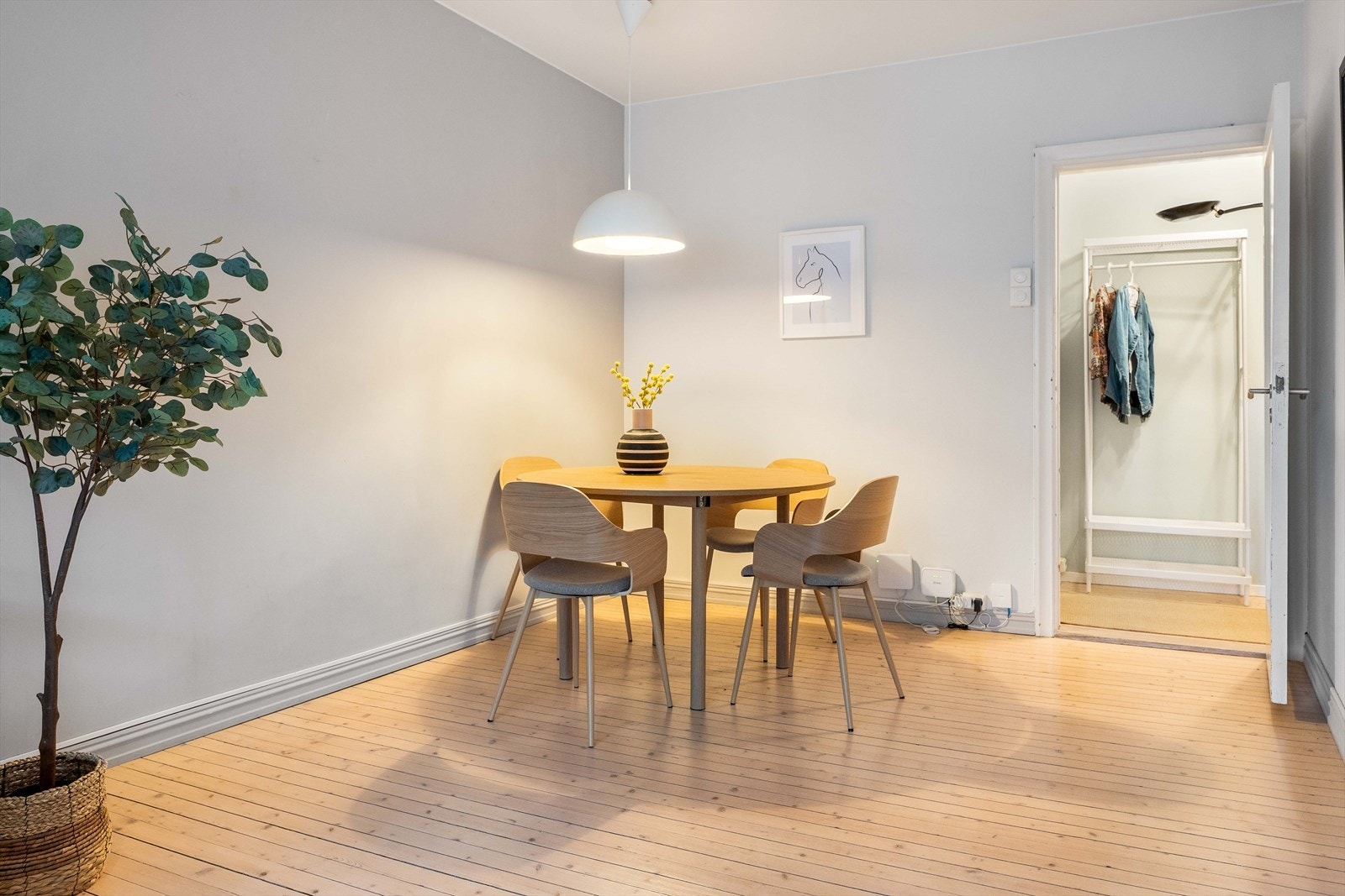 Plass til stor spisestue. Galleribilde