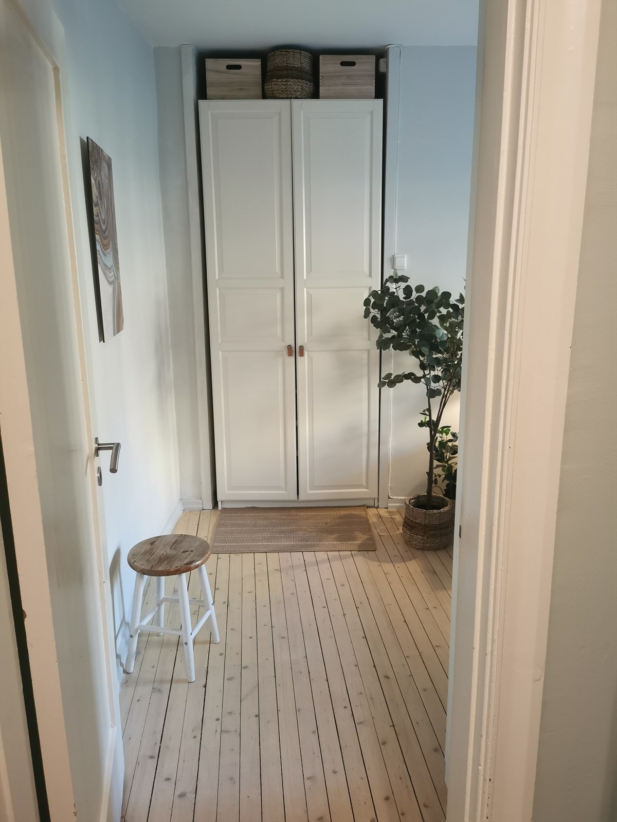 Adkomst til soverom fra gang. Galleribilde