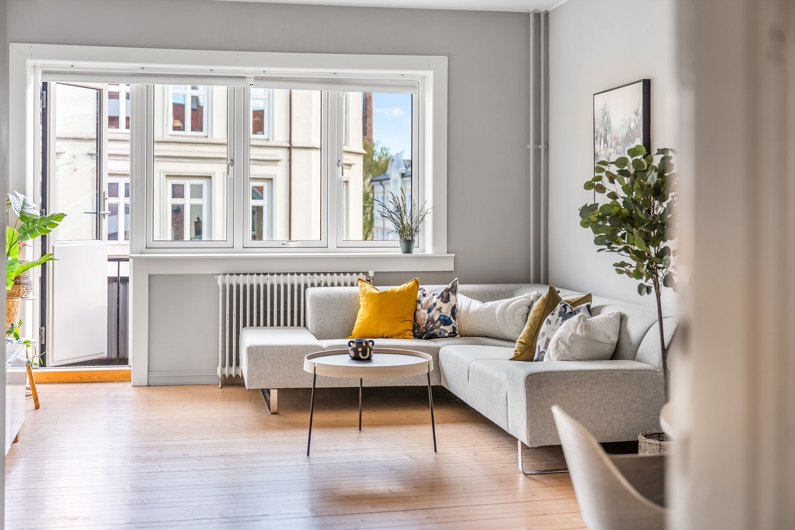 DNB Eiendom ved Veronica Melsnes har gleden av og presentere Sandakerveien 10C, en sentral 2-roms eierleilighet med kort avstand til "alt". Galleribilde