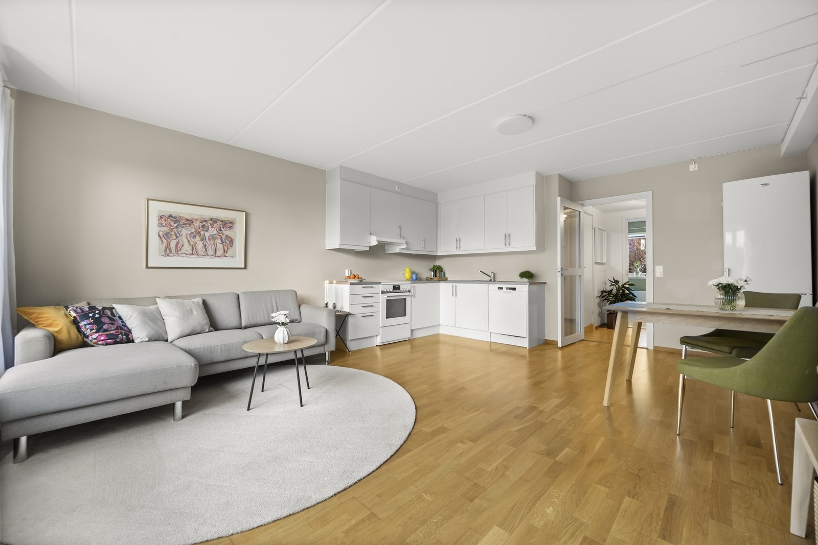 God takhøyde i alle rom. Fyring og varmtvann er inkludert. Galleribilde