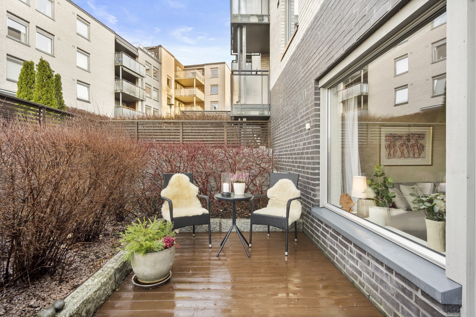 Utgang fra stuen til terrasse på ca. 10 kvm. Galleribilde