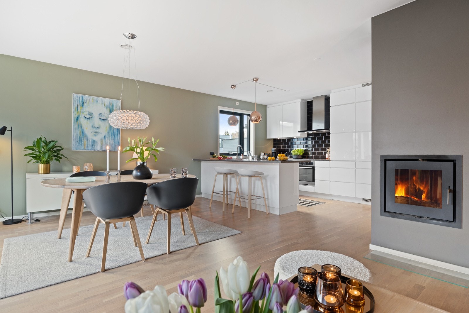 Lyst og trivelig oppholdsrom Galleribilde