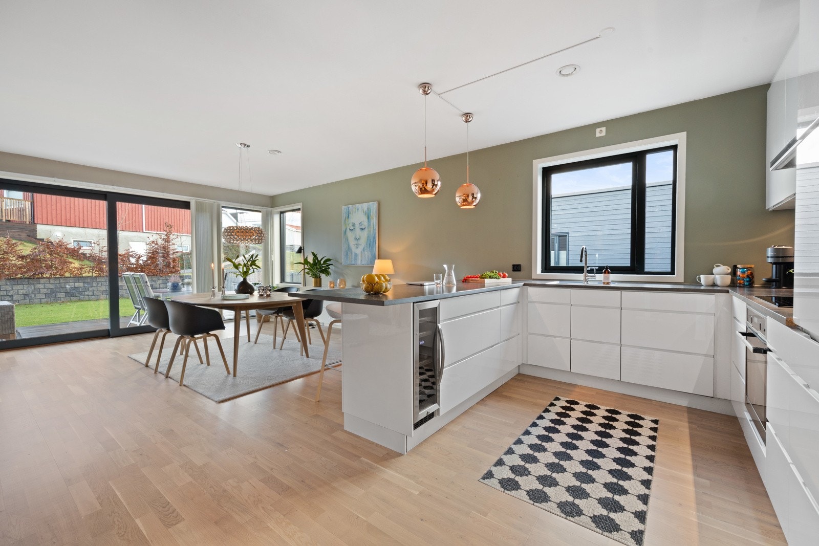 Kjøkken med åpen løsning Galleribilde