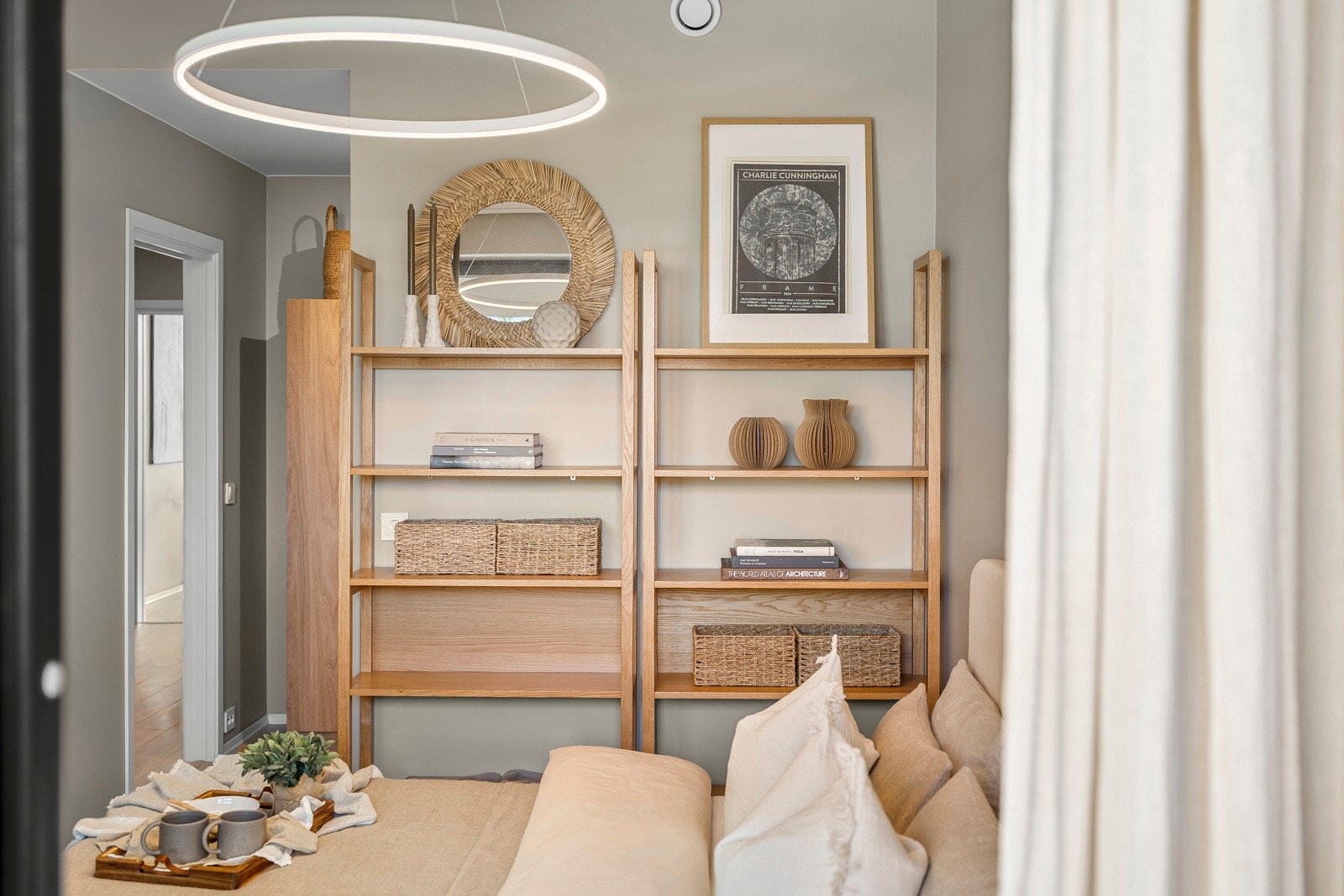 Den gode takhøyden er gjennomgående i leiligheten. Galleribilde