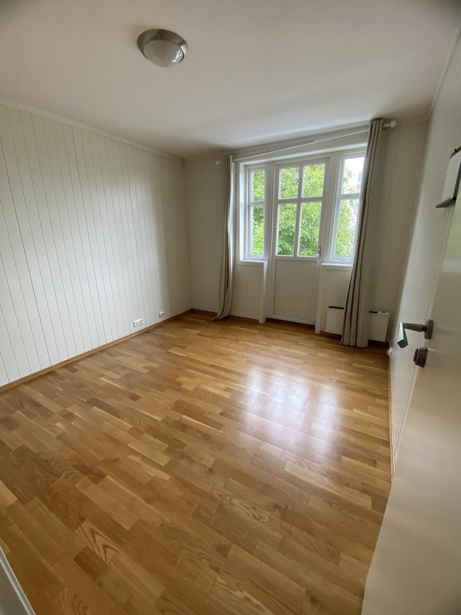 Soverom 2. etg. m/balkong Galleribilde