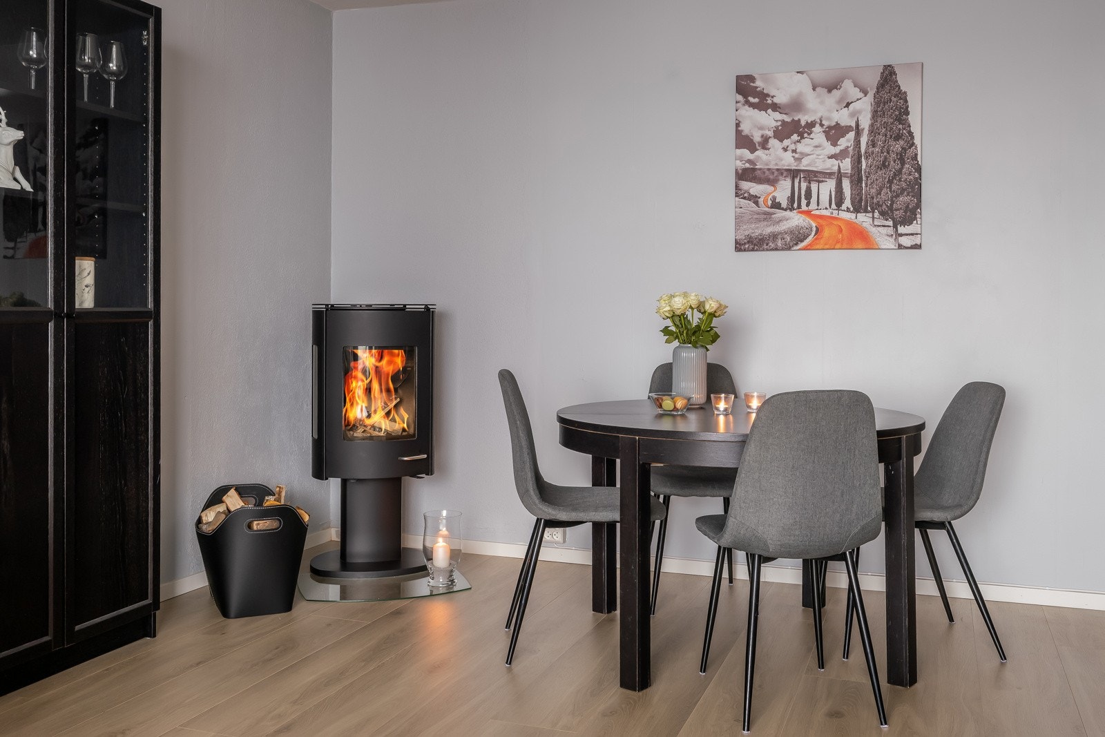 Helt ny vedovn, gir en lun og god varme Galleribilde