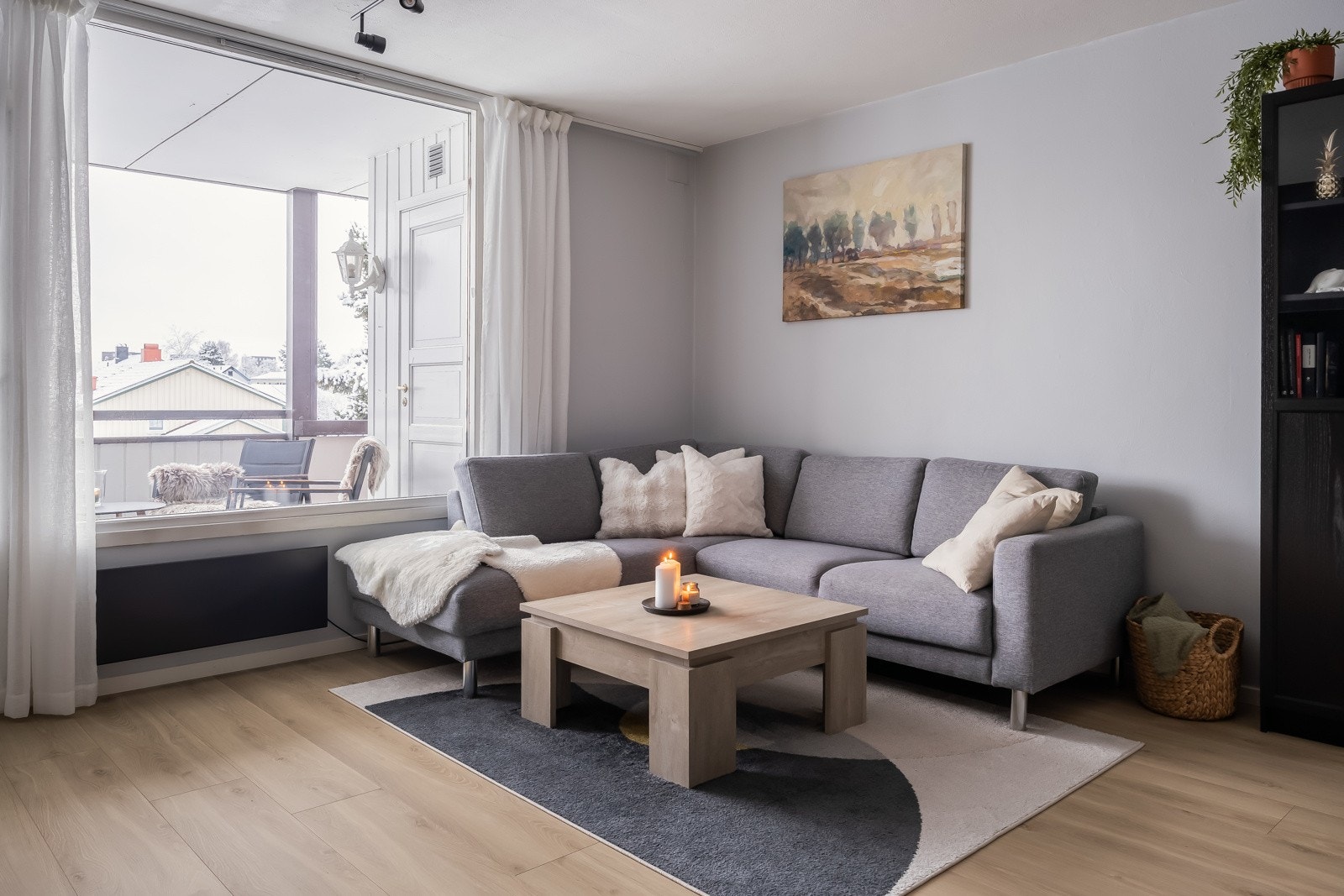 Stuen er på hele 20,9 kvm. Som gir meget gode muligheter for møblering Galleribilde