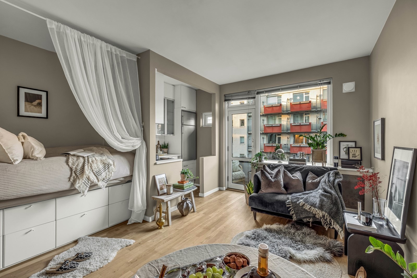 Selger har betalt rett under 300kr i strøm per måned. Galleribilde