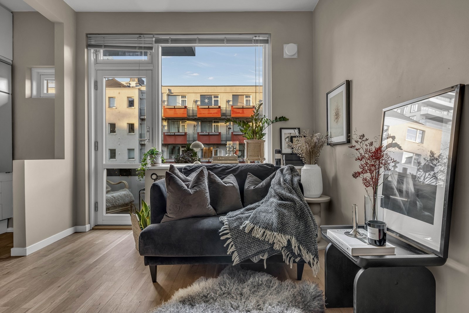 Boligen ligger i 4. etg så du ser himmelen godt. Galleribilde