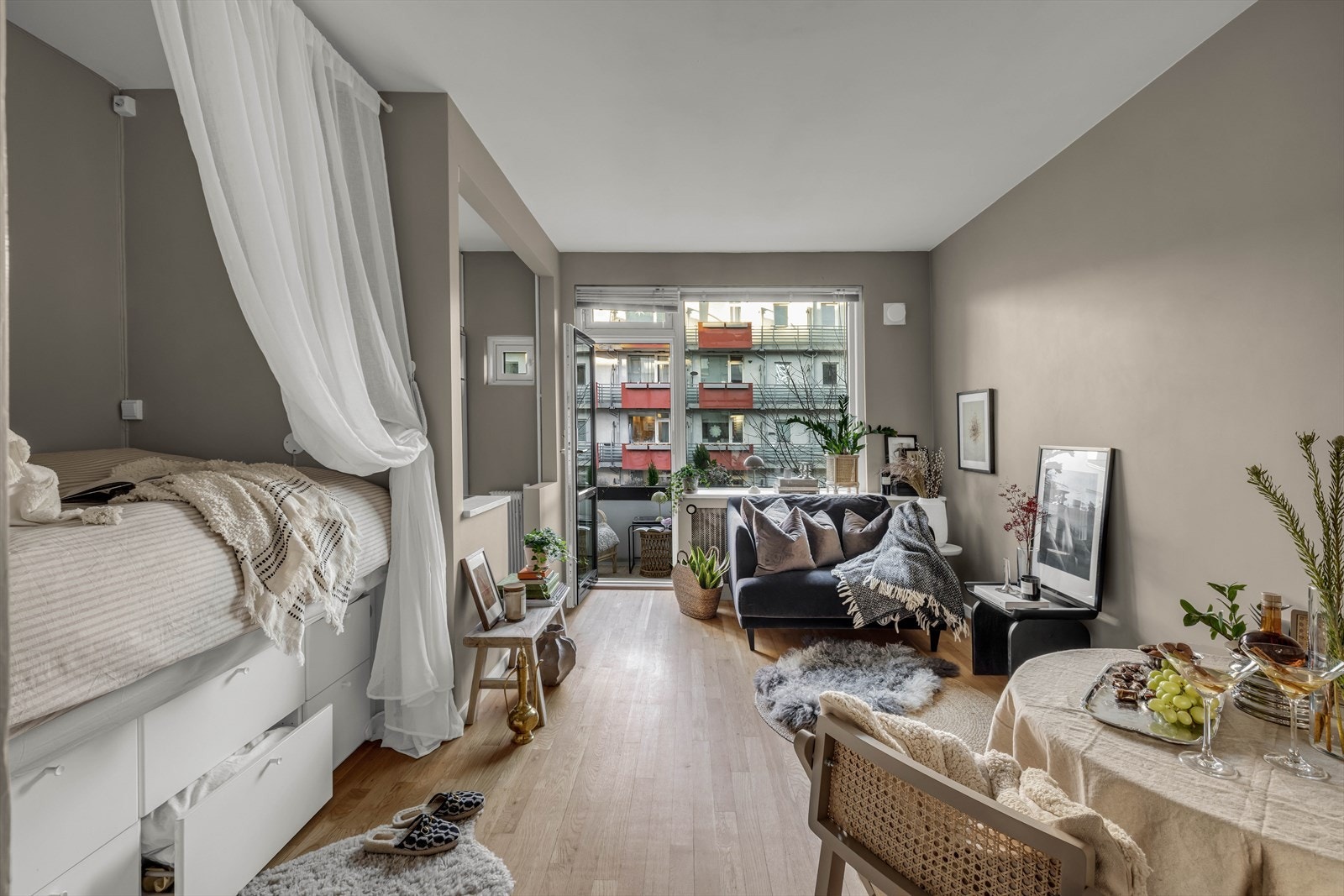 Velkommen til Kirkeveien 50, presentert av Louise Laheld! Galleribilde