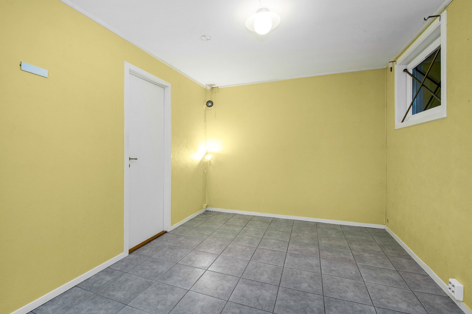 Bod i kjeller Galleribilde