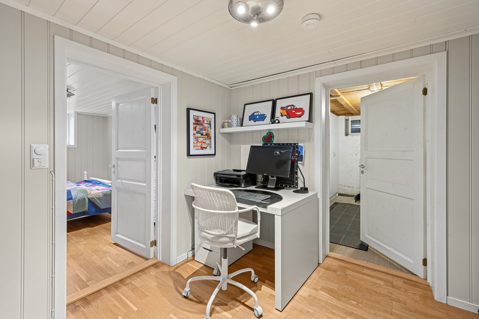 Gang i kjeller. Galleribilde