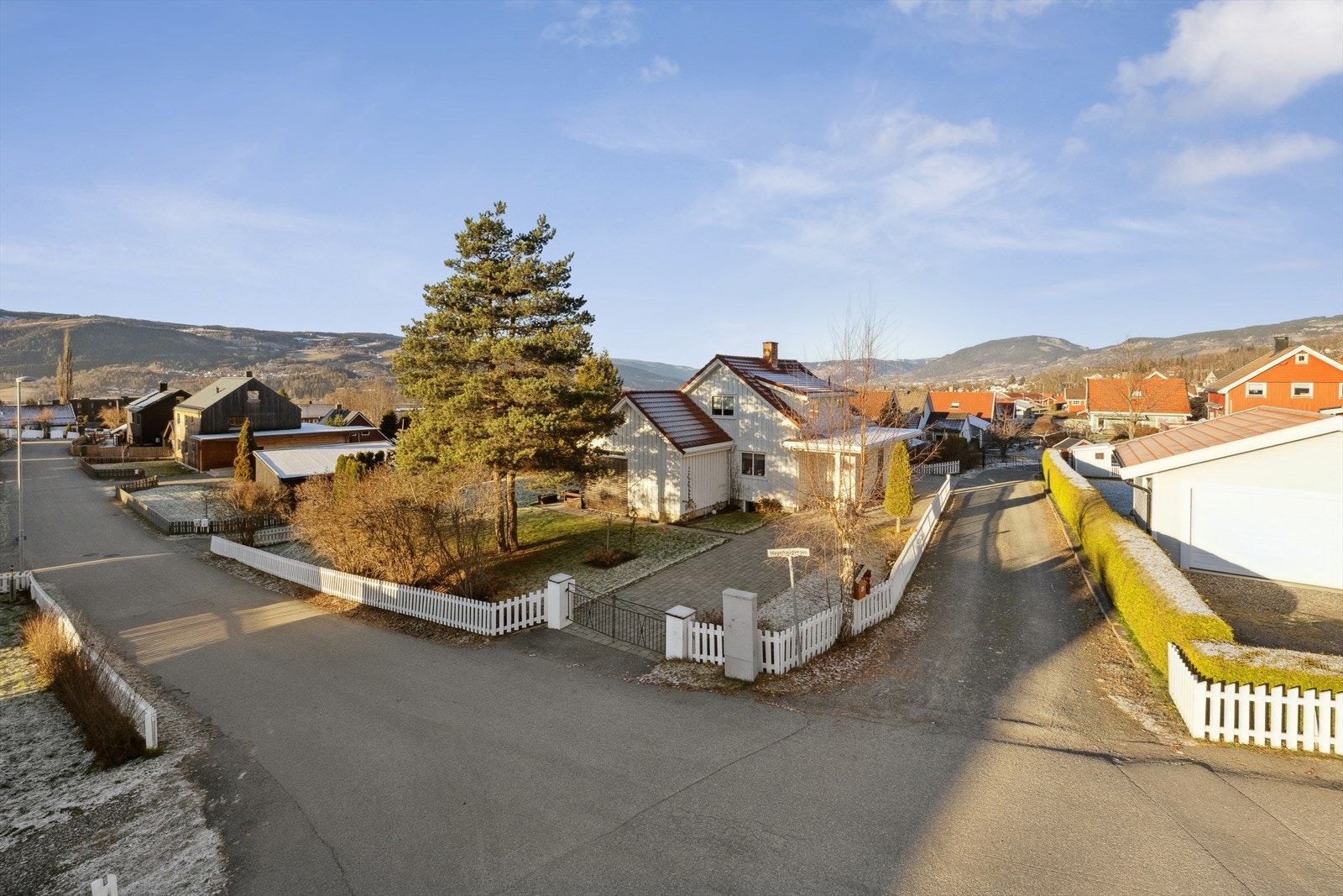 Attraktiv enebolig med sentral beliggenhet i Søre Ål! Galleribilde