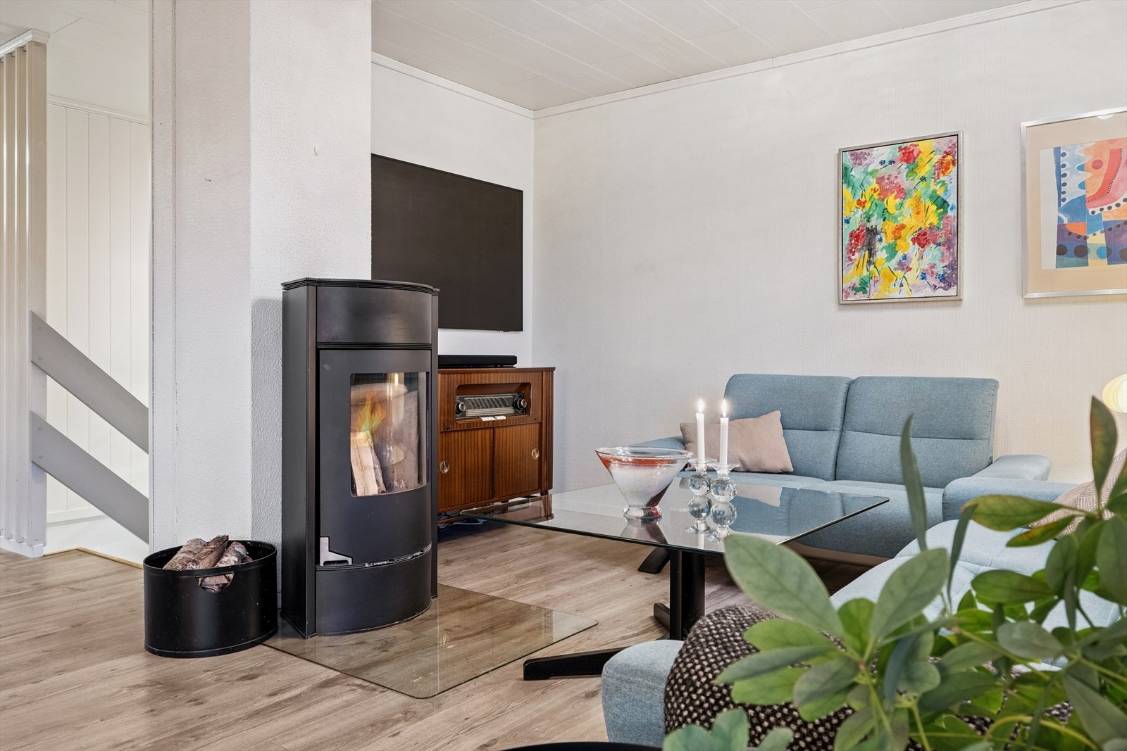 Oppvarming med vedovn, varmepumpe og elektrisk. Galleribilde