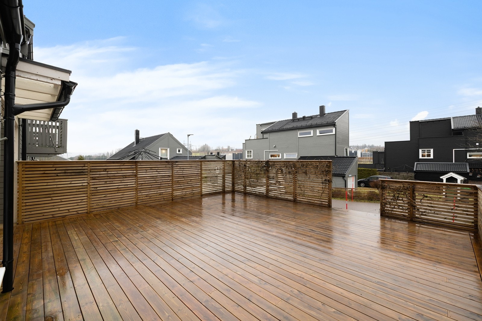 Det er gangavstand til flere barnehager, skoler og offentlig kommunikasjon. Galleribilde