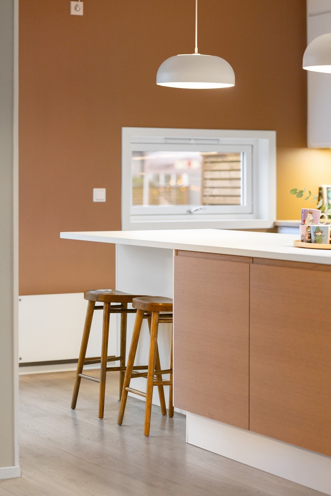 Detaljer som barløsningen ved kjøkkenøya legger til rette for uformelle måltider. Galleribilde