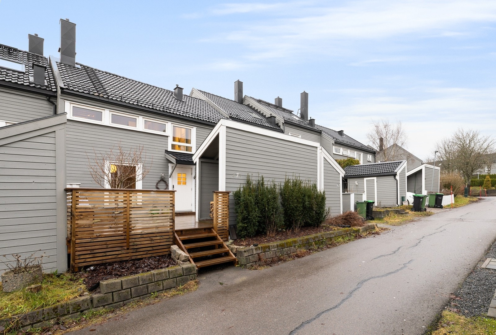 Nærområdet byr på gode tur- og rekreasjonsmuligheter, med kort vei til Tæruddalen. Galleribilde