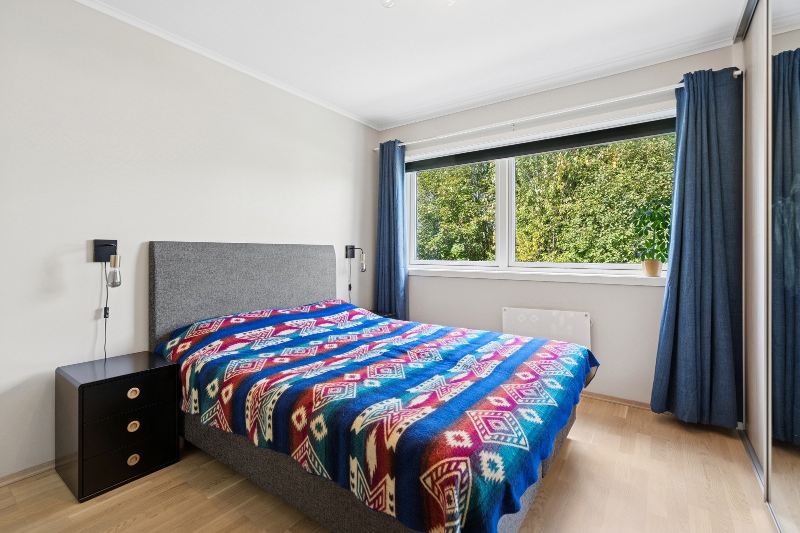 Hovedsoverommet er av god størrelse og er malt i lyse og behagelige farger. Galleribilde