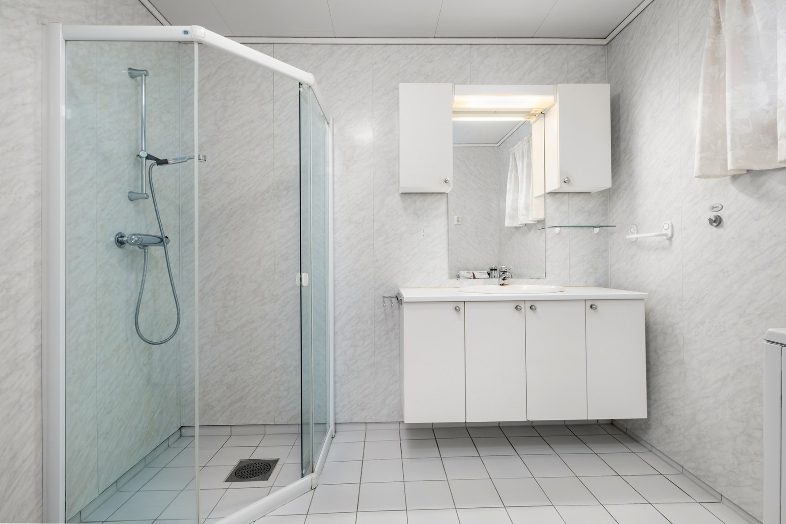 Lyst bad på 5,5 kvm. Galleribilde