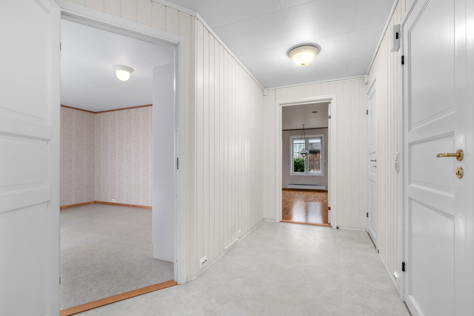 Lys gang på 9 kvm. Galleribilde