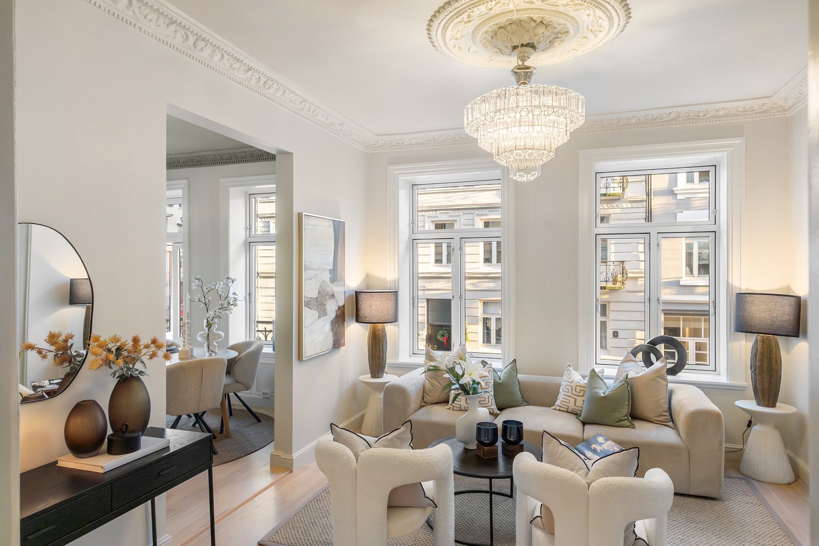 Herlig stue med gode møbleringsmuligheter. Galleribilde