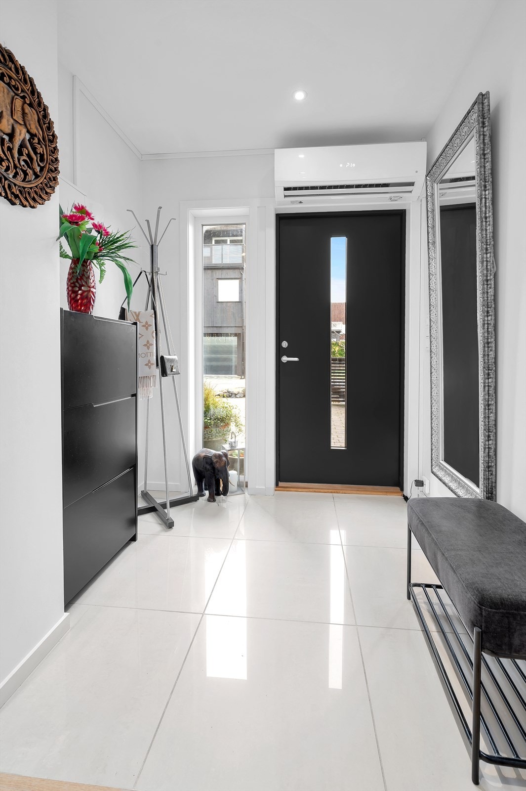 Inngangsdører ble skiftet høsten 2025 Galleribilde