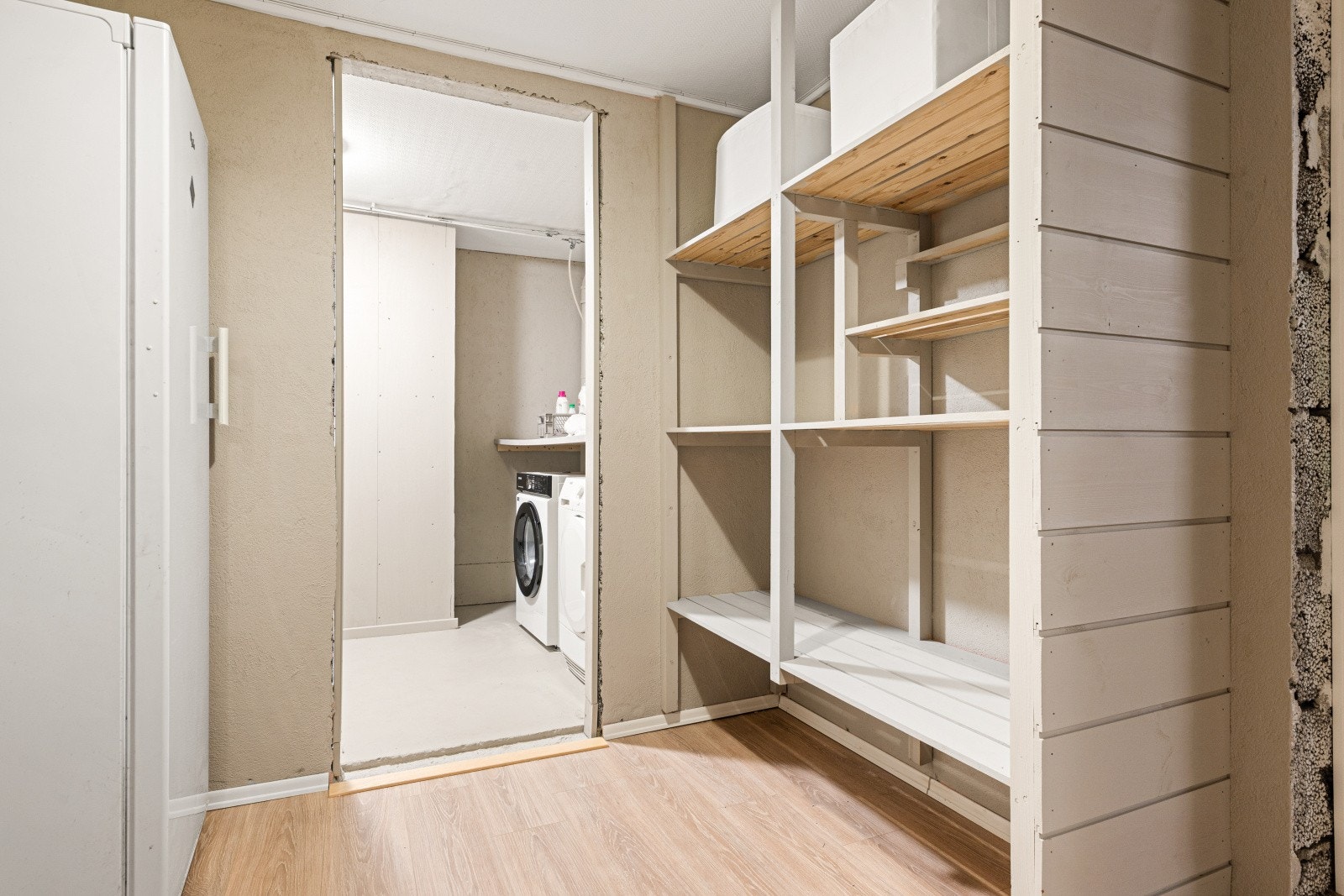 Fra gangen er det adkomst til et vaskerom. Galleribilde
