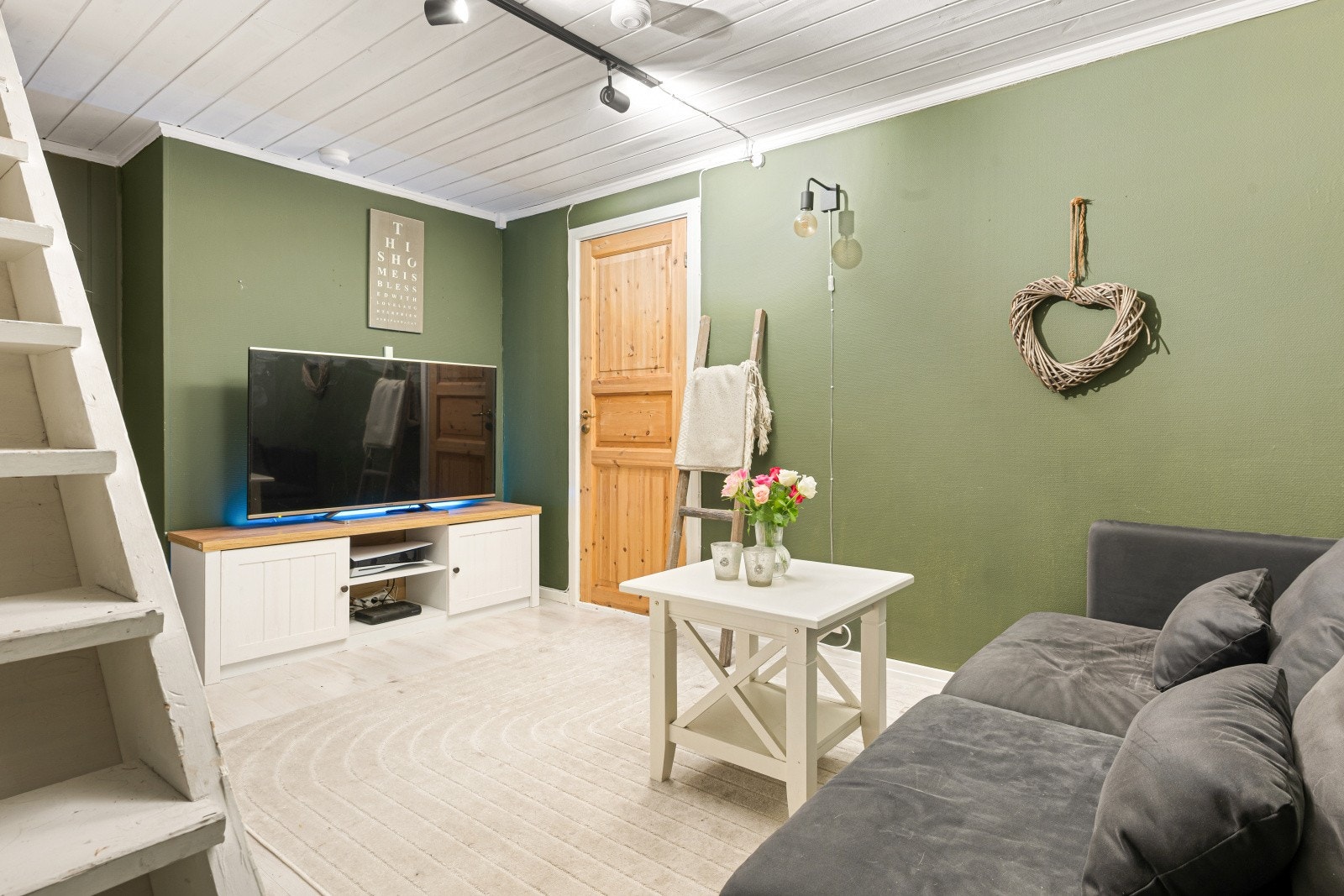 Koselig kjellerstue (Ikke godkjent som varig opphold.) Galleribilde